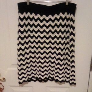 Ava & Viv Knit Skirt Black and White Zigzag A-Line 1X